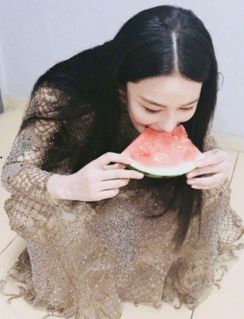 吃瓜裙699410,一场网络热议背后的故事